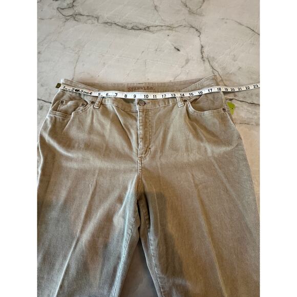 St. John's Bay Pants Sz 14 Beige Mid-Rise Boot Cut Corduroy Stretch Cotton - Picture 4 of 10